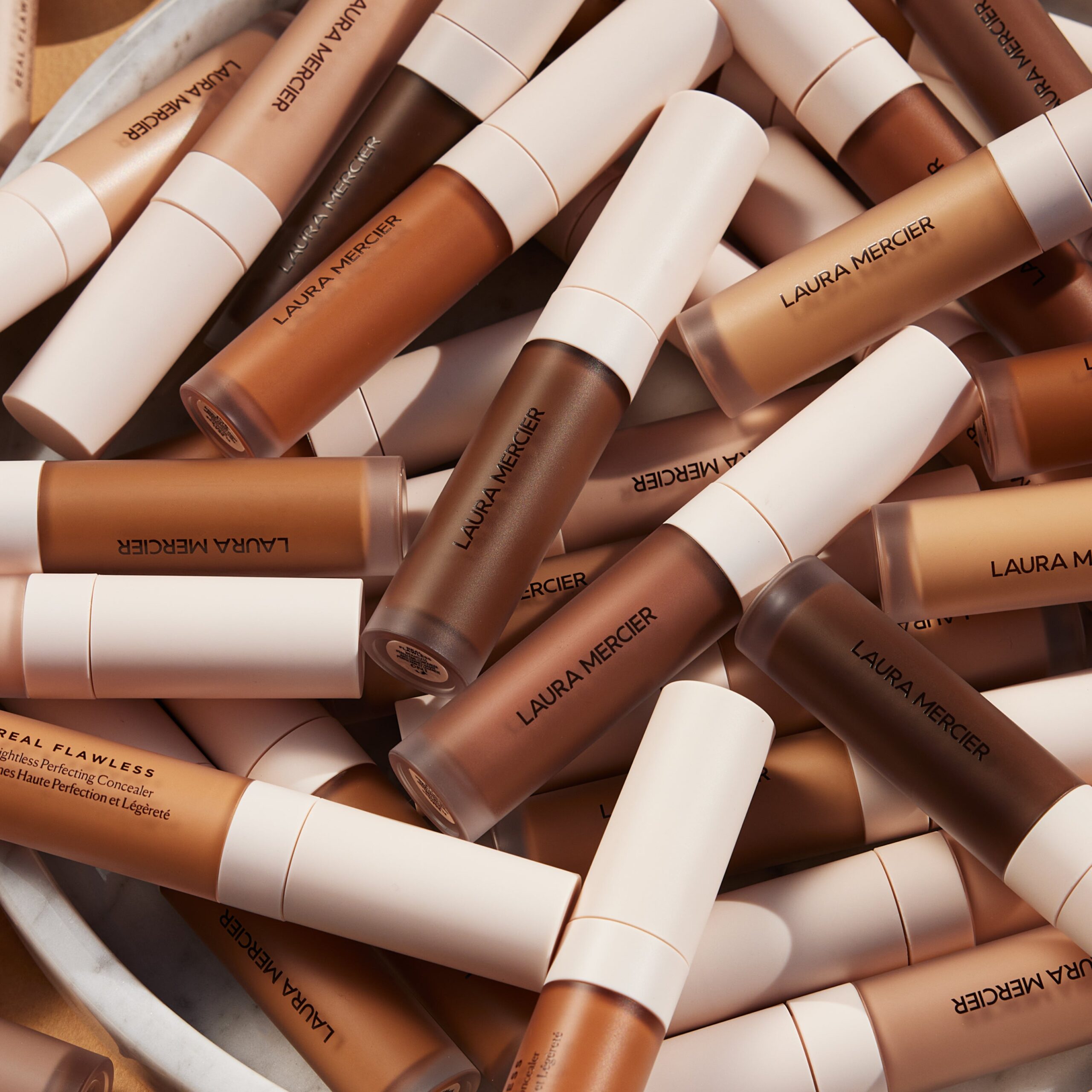 Real Flawless Weightless Perfecting Serum Concealer - Image 123